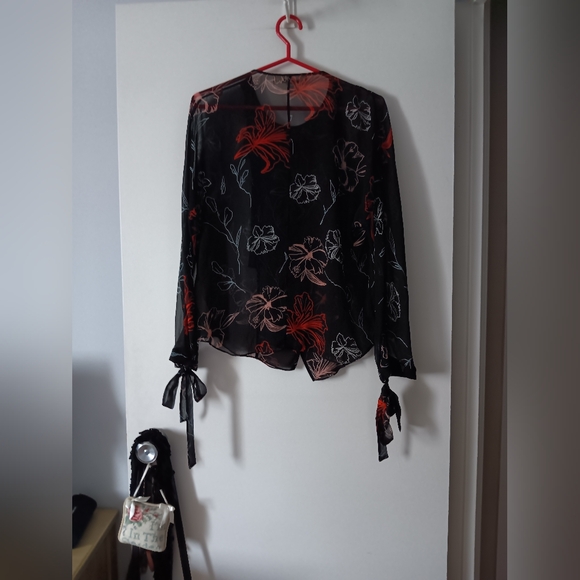 DIANE VON FURSTENBERG DVF Floral Silk Chiffon Toe Sleeve Wrap Blouse 6 - Picture 3 of 5